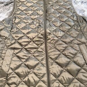 32 Degrees Quilted Sleeveless Zip Vest in Olive